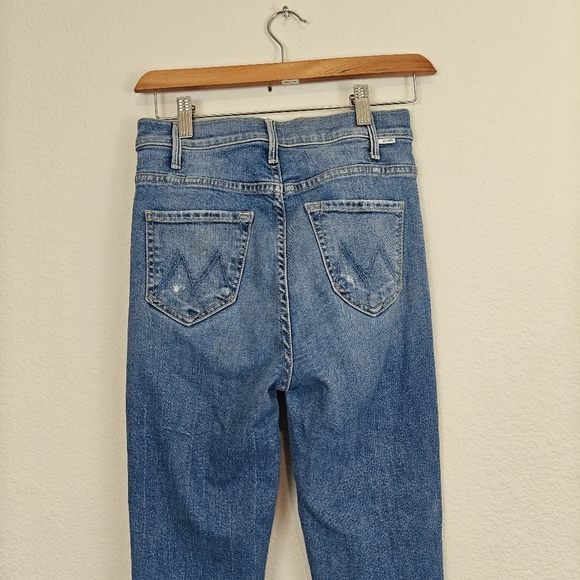 MOTHER The Hustler Flared Leg Distressed Ankle Jeans in Understudy Size 25 - Picture 11 of 14